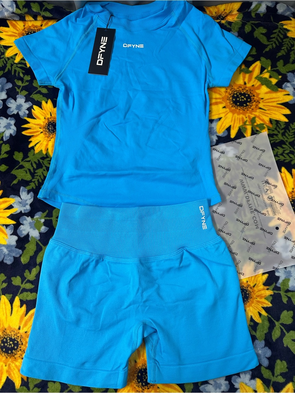 DFYNE Women's Short Sleeve Top & Shorts Set - Bright Blue